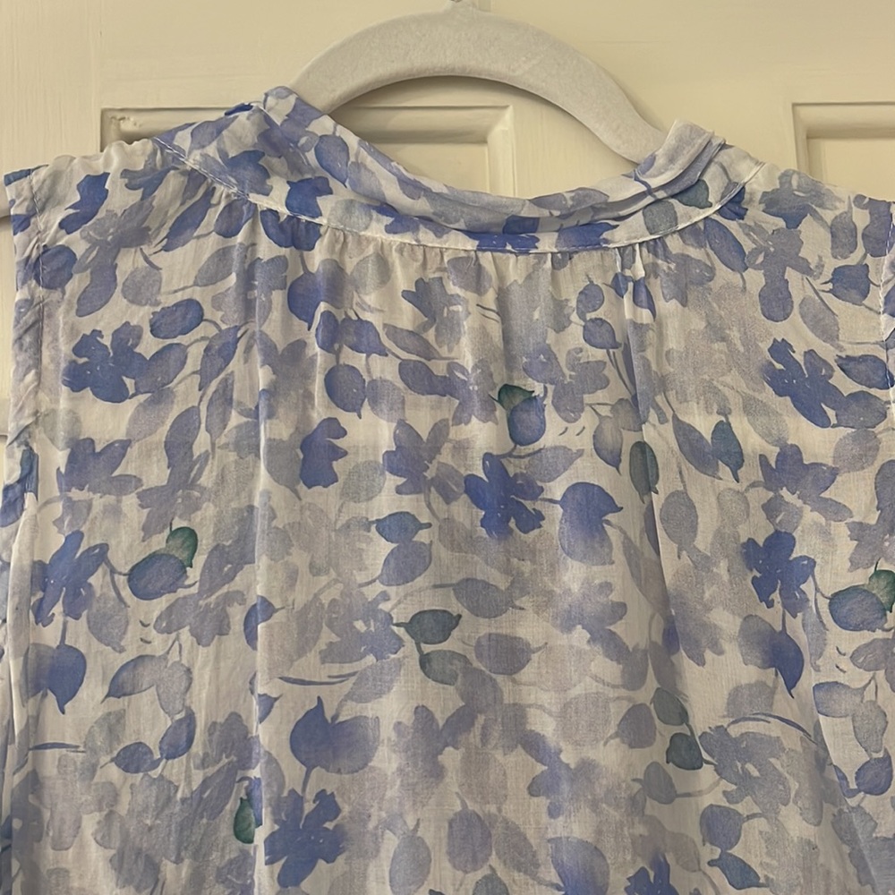 High neck Blouse - Picture 2 of 4